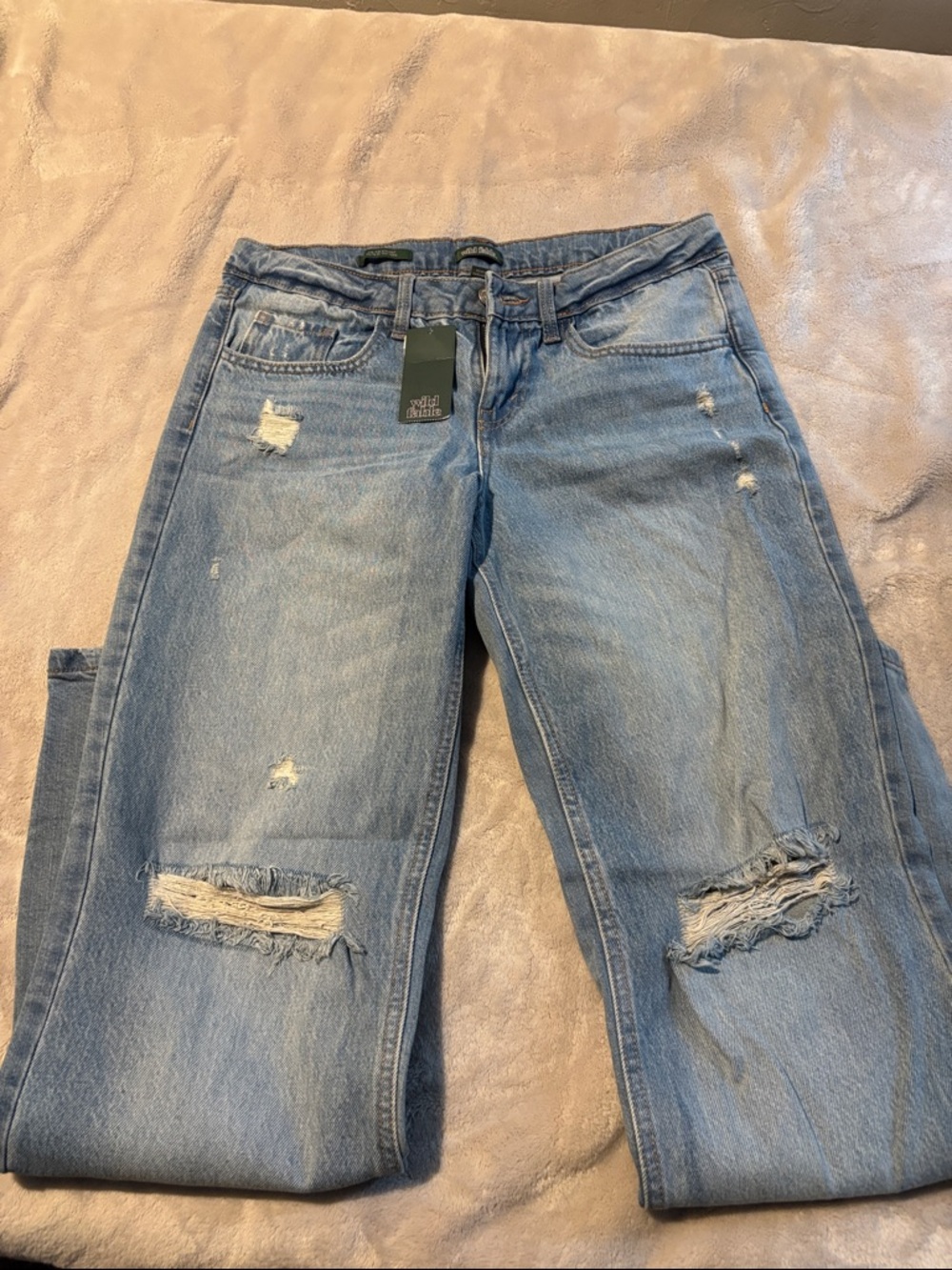 NEW wild fable Light Wash Distressed Boyfriend Jeans